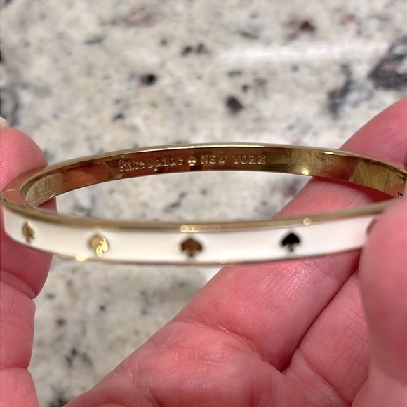 Kate Spade White Hinged Goldtone Bangle EUC - Picture 3 of 7